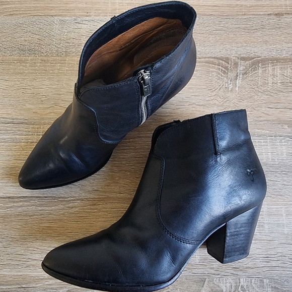 FRYE Black Leather Ankle Zip Boots 10 M - Picture 1 of 16